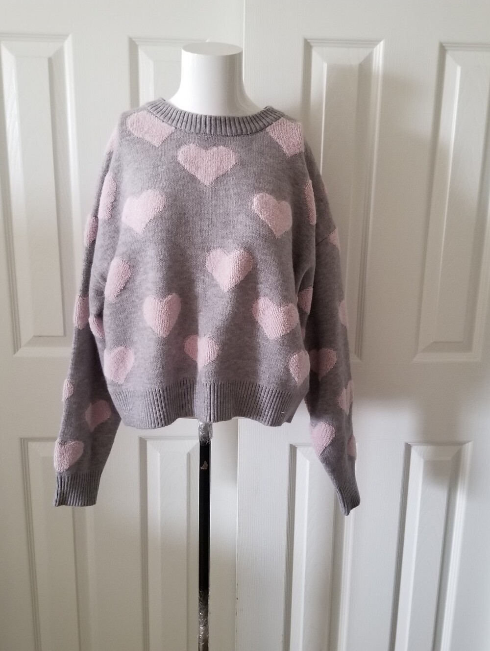 New without tags Women's Sweater size L